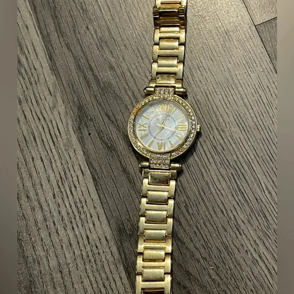 Vintage Valleta Gold Watch - Picture 1 of 3